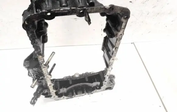 Land Rover Freelander 2 - LR2 Oil sump