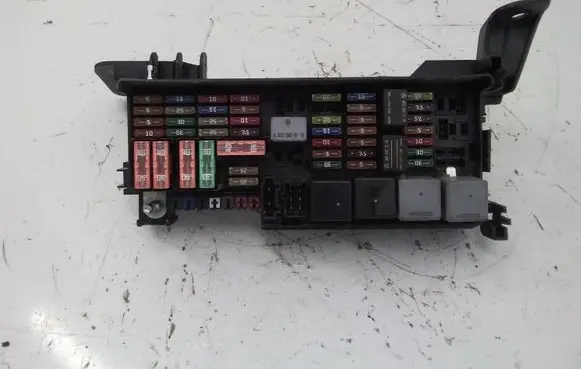 Mercedes-Benz ML W164 Fuse module A1643402372