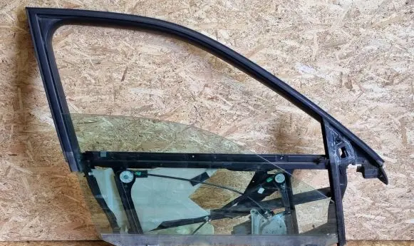 Audi A4 S4 B5 8D Front door window/glass frame 8D0837754C