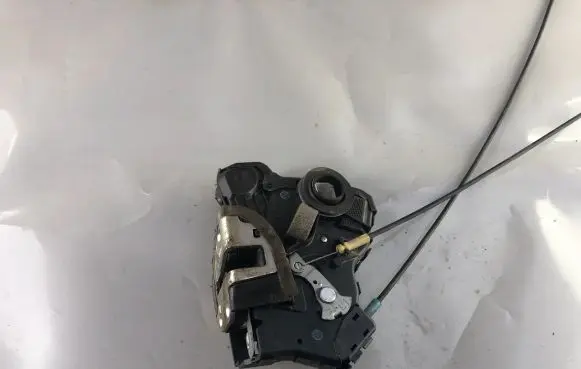 Mitsubishi Pajero Pinin Front door lock 6010700