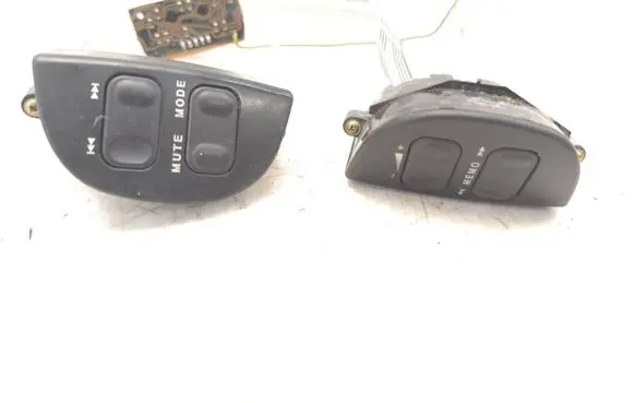 Peugeot 806 Steering wheel buttons/switches 