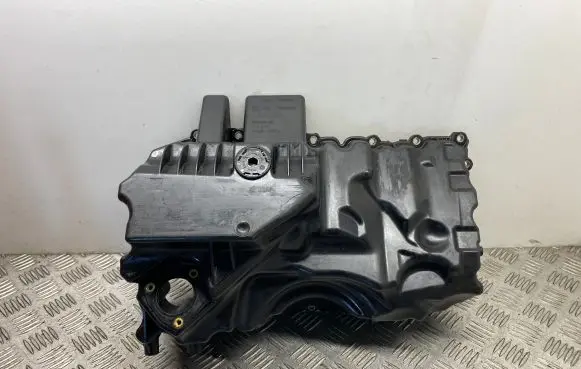 BMW 4 F32 F33 Oil sump 7597636 7606632 11137597636