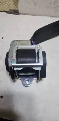 Audi A4 S4 B7 8E 8H Front seatbelt E1040335 1000068