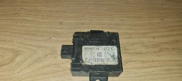 Audi A8 S8 D3 4E Alarm control unit/module 4E0907719
