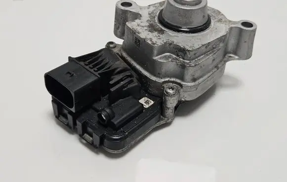 BMW X5 F15 Gearbox-reducer motor 8623345 14190F0865