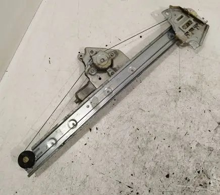Suzuki Grand Vitara II Rear door window regulator with motor 8343065J00
