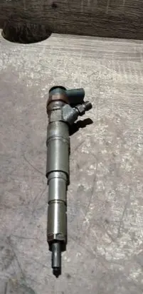 BMW 1 E82 E88 Fuel injector 0445110209