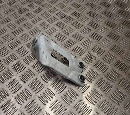 BMW X5 G05 Fender mounting bracket 7472595