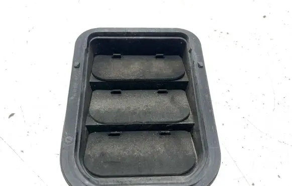 Skoda Superb B6 (3T) Quarter panel pressure vent 6J0819465