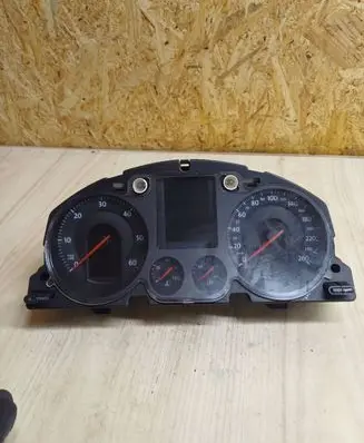 Volkswagen PASSAT B6 Speedometer (instrument cluster) A2C53194181