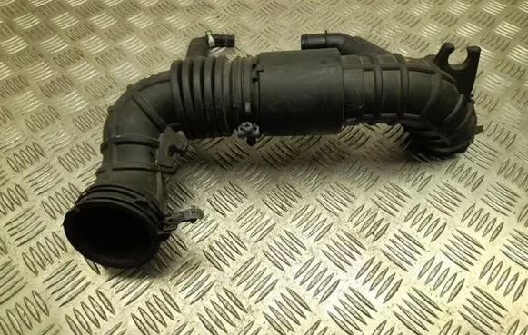 KIA Xceed Air intake hose/pipe 28138G4750