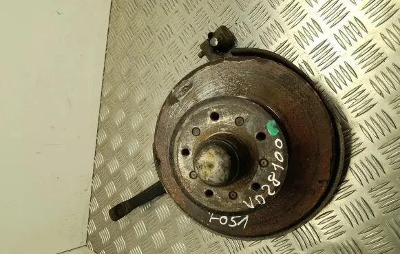 Mercedes-Benz S W126 Rear wheel hub 051MB