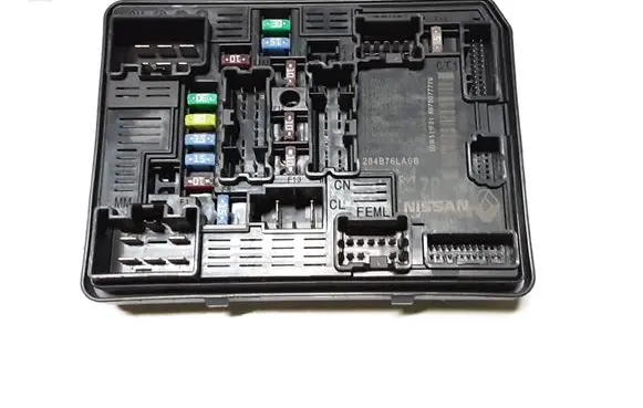 Nissan Juke II F16 Fuse module 284B76LA0B 5DW511F01 8975077779