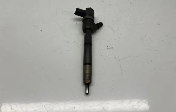 Hyundai i30 Fuel injector 338002a900