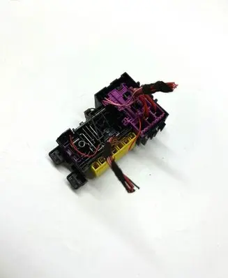 Mercedes-Benz C W205 Fuse module A2059067200 19261000002 1650010603