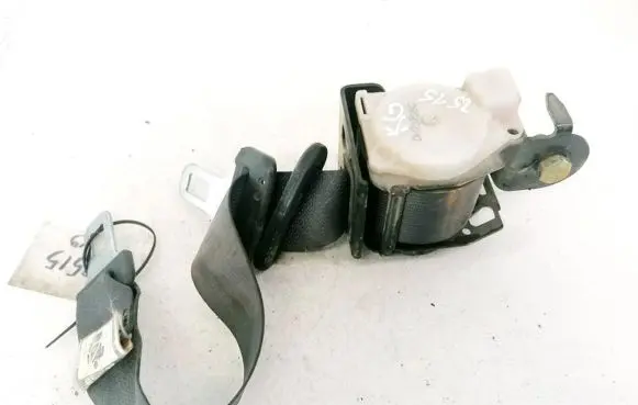 Mazda 6 Rear seatbelt