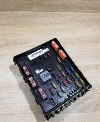 Volkswagen PASSAT B6 Fuse module 7L0907719A