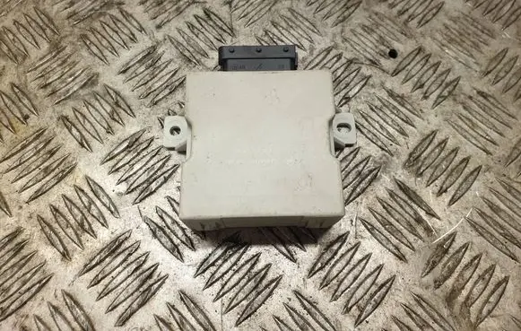 Toyota Avensis T250 Window wiper relay 150696