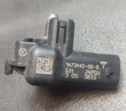 Tesla Model Y Airbag deployment crash/impact sensor 147344500B