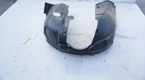 Front wheel arch liner splash guards