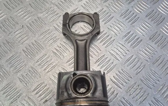 BMW 7 F01 F02 F03 F04 Piston 7812585