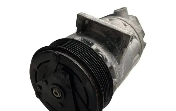 Renault Clio IV Air conditioning (A/C) compressor (pump) 926000217R