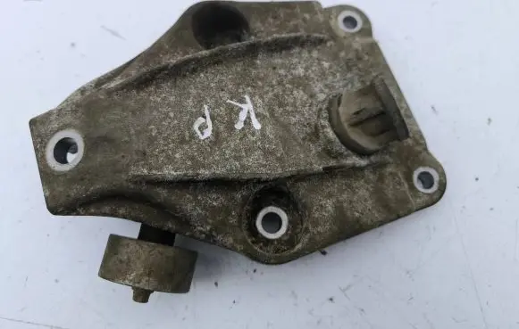 BMW 5 F10 F11 Engine mounting bracket