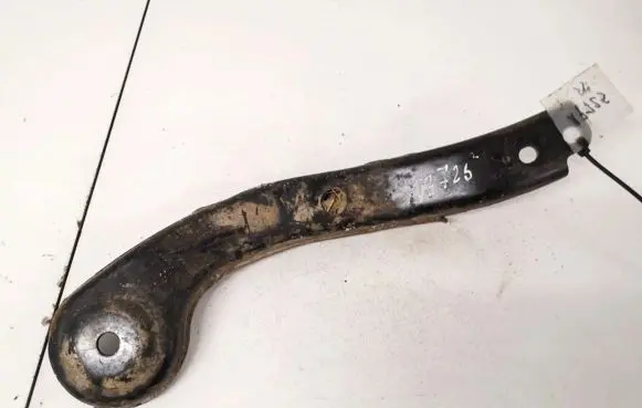 Subaru Outback Engine mounting bracket