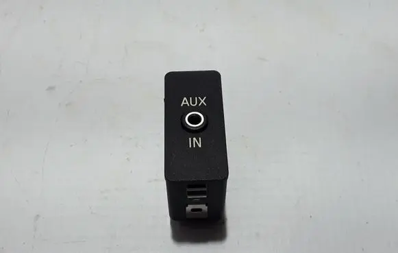 BMW 5 GT F07 AUX in-socket connector 6930561