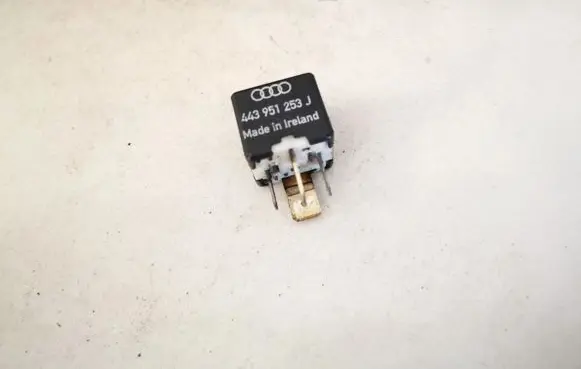 Skoda Octavia Mk2 (1Z) Other relay 443951253j