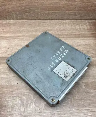 Mazda 626 Engine control unit/module ECU TZFEG 79738408