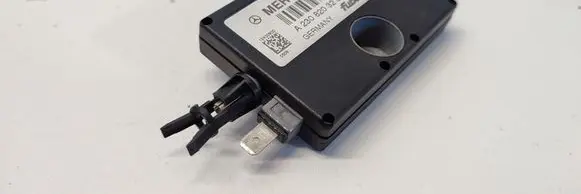 Mercedes-Benz SL AMG R230 Aerial antenna amplifier A2308203289
