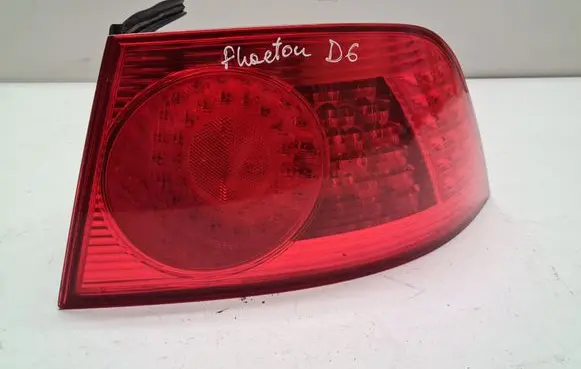 Volkswagen Phaeton Rear/tail lights