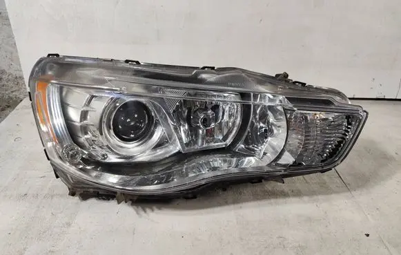 Mitsubishi Outlander Headlight/headlamp P8942