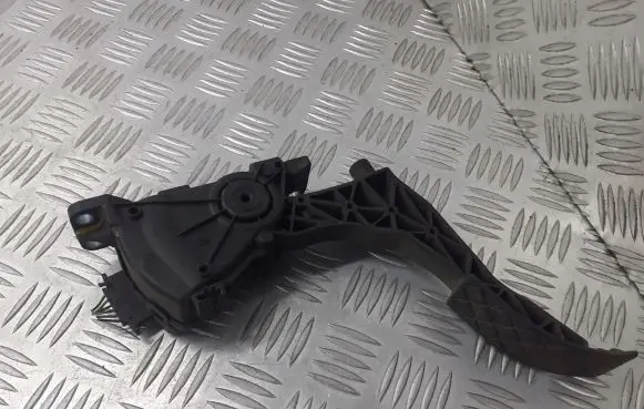 Seat Ibiza III (6L) Accelerator throttle pedal 6Q1721503B