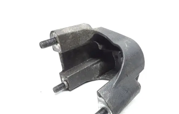 Volvo XC90 Engine mounting bracket 30793838
