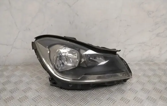 Mercedes-Benz C W204 Headlight/headlamp A2048209659