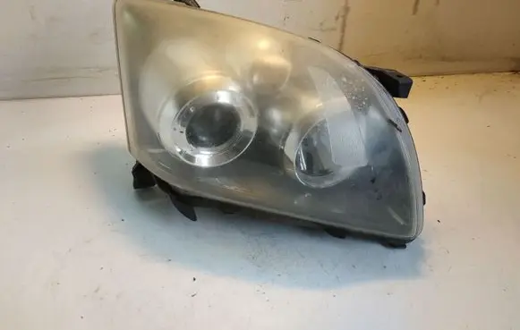 Toyota Avensis T250 Headlight/headlamp