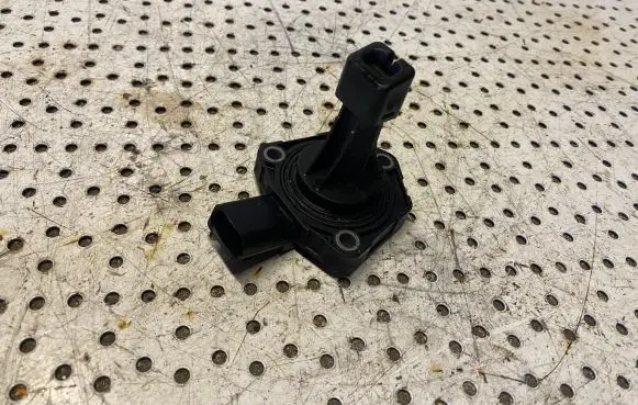 Volkswagen Caddy Oil level sensor 03C907660