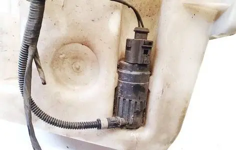 Skoda Octavia Mk2 (1Z) Windscreen/windshield washer pump 1k5955651