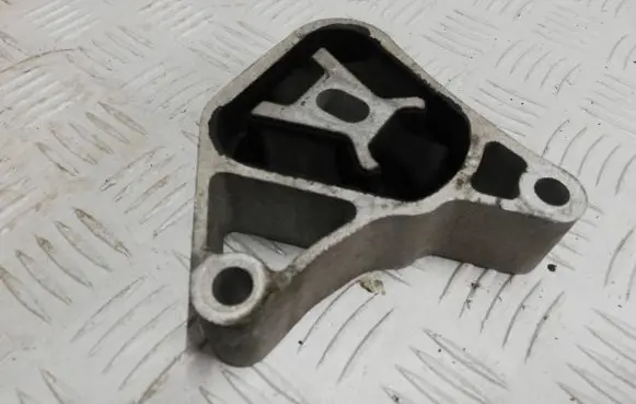 Mercedes-Benz B W246 W242 Engine mount vacuum valve ZG5008 33C9 0007