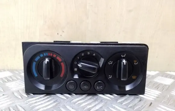 Subaru Outback Climate control unit 72311AE050 2N44032700