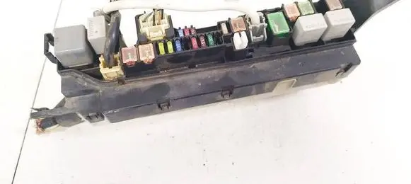 Toyota Corolla Verso AR10 Fuse box set