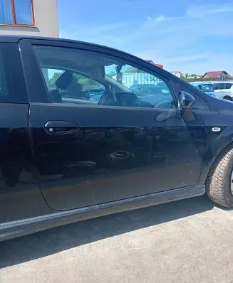 Fiat Grande Punto Front door 891