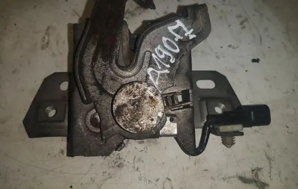 Volvo S40 Tailgate/trunk/boot lock/catch/latch 30716530 A1907