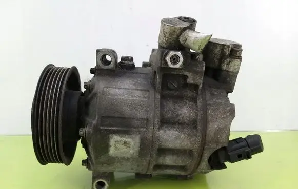Volkswagen Golf V Air conditioning (A/C) compressor (pump) 