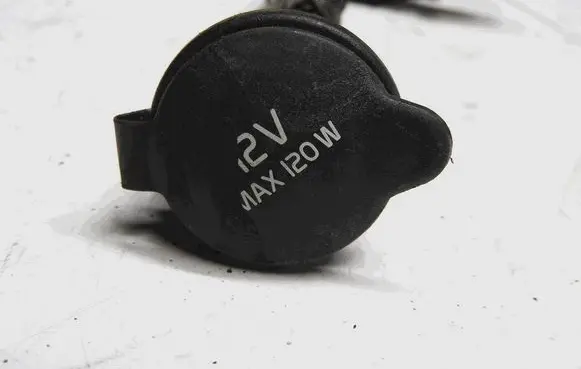 Volvo V40 12 V Socket (front) 31324707