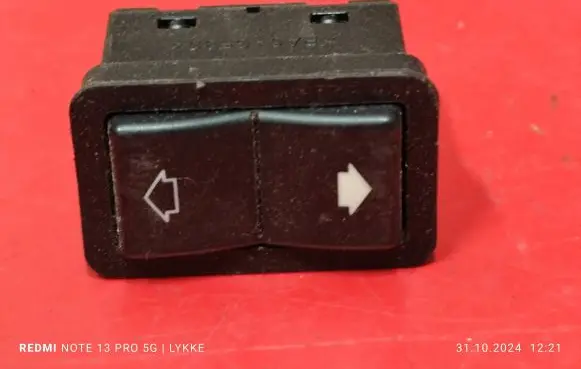 BMW 5 E39 Electric window control switch 8368974