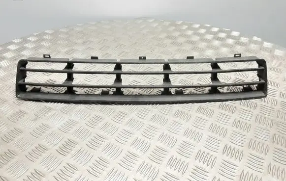 Volkswagen Golf IV Front bumper lower grill 1J0853677D