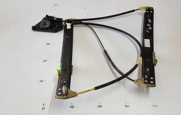 Audi A1 Front door electric window regulator 8X4837462A